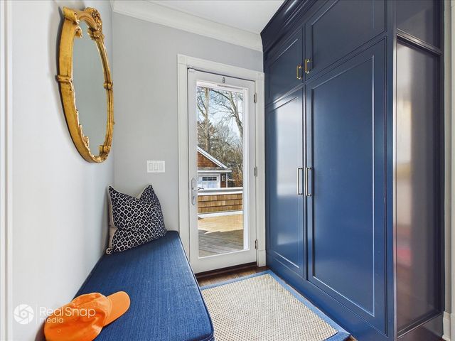 552 Sunrise Avenue, Lake Bluff, IL 60044