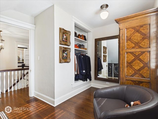 552 Sunrise Avenue, Lake Bluff, IL 60044