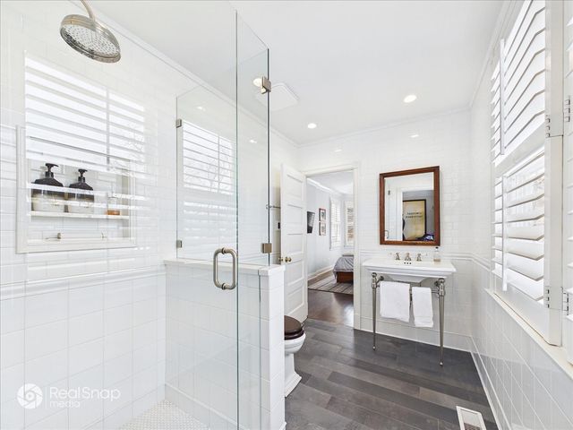 552 Sunrise Avenue, Lake Bluff, IL 60044