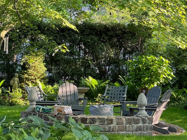 552 Sunrise Avenue, Lake Bluff, IL 60044