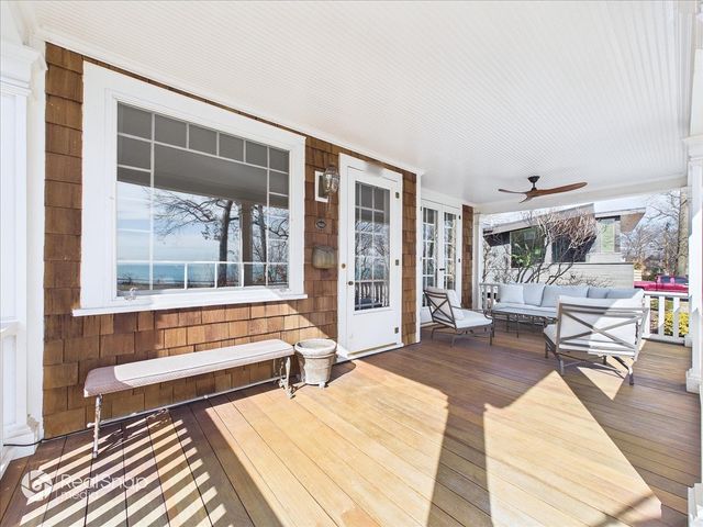 552 Sunrise Avenue, Lake Bluff, IL 60044