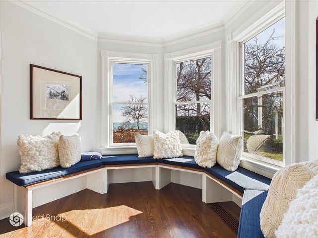 552 Sunrise Avenue, Lake Bluff, IL 60044