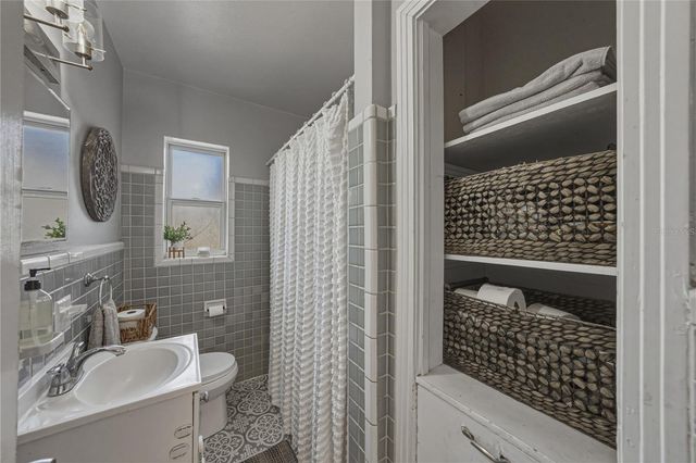 2813 59TH AVENUE N, St Petersburg, FL 33714