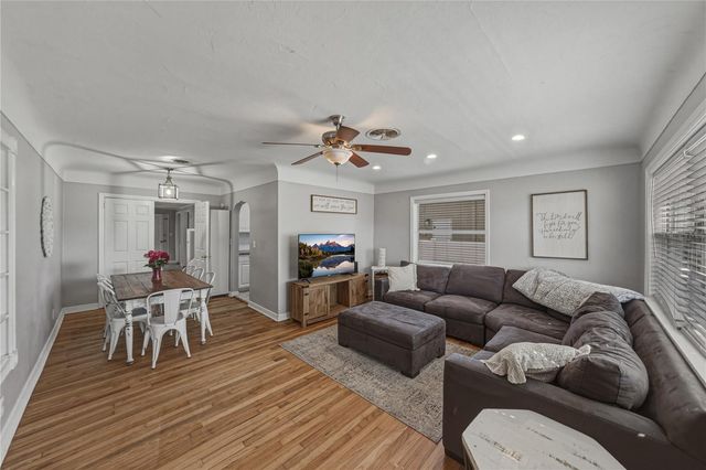 2813 59TH AVENUE N, St Petersburg, FL 33714