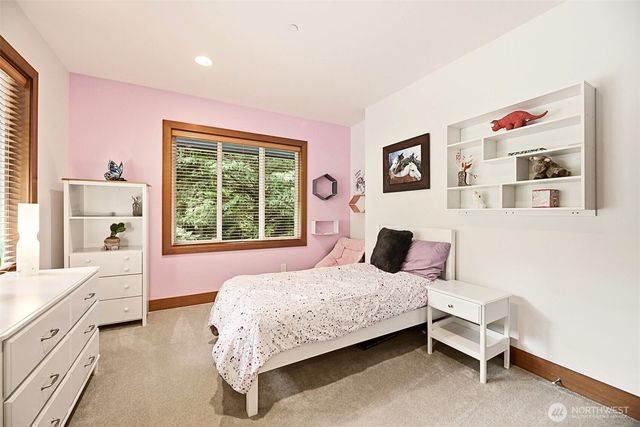 18603 E Spring Lake Drive SE, Renton, WA 98058