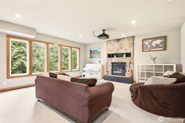 18603 E Spring Lake Drive SE, Renton, WA 98058
