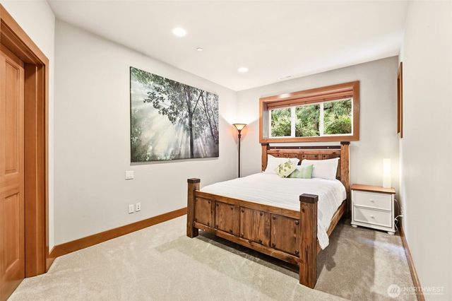 18603 E Spring Lake Drive SE, Renton, WA 98058
