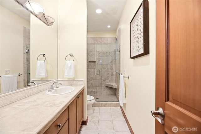 18603 E Spring Lake Drive SE, Renton, WA 98058