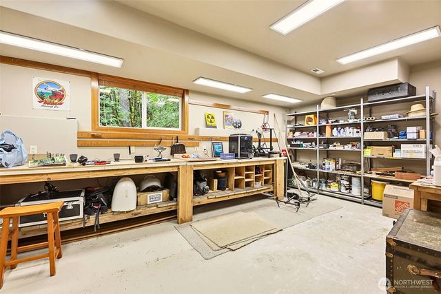 18603 E Spring Lake Drive SE, Renton, WA 98058