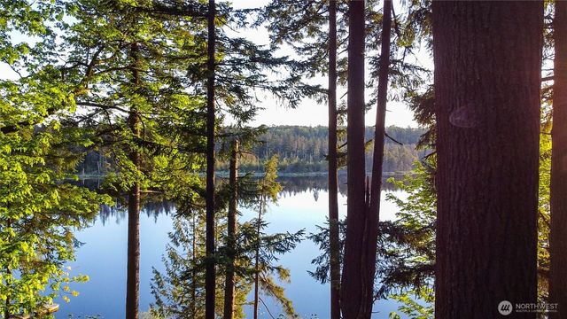 18603 E Spring Lake Drive SE, Renton, WA 98058