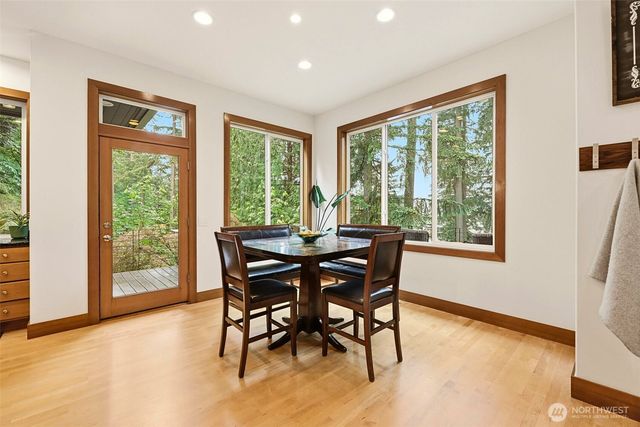 18603 E Spring Lake Drive SE, Renton, WA 98058