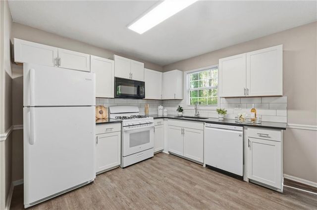 4215 New Towne Drive, Powder Springs, GA 30127