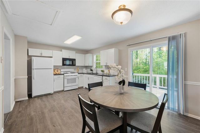 4215 New Towne Drive, Powder Springs, GA 30127