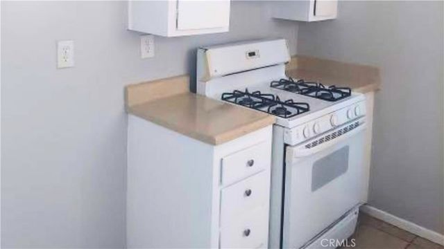 687 W 17th, San Bernardino, CA 92405