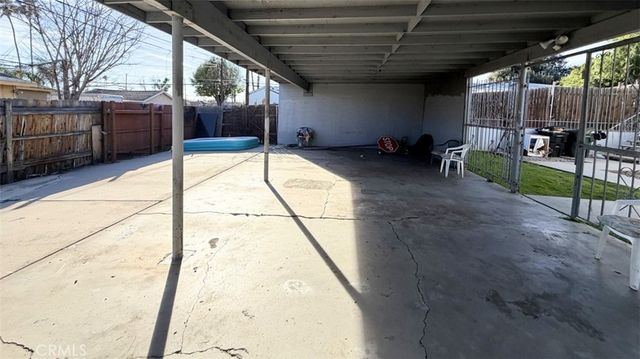 687 W 17th, San Bernardino, CA 92405