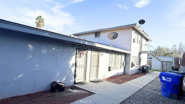687 W 17th, San Bernardino, CA 92405
