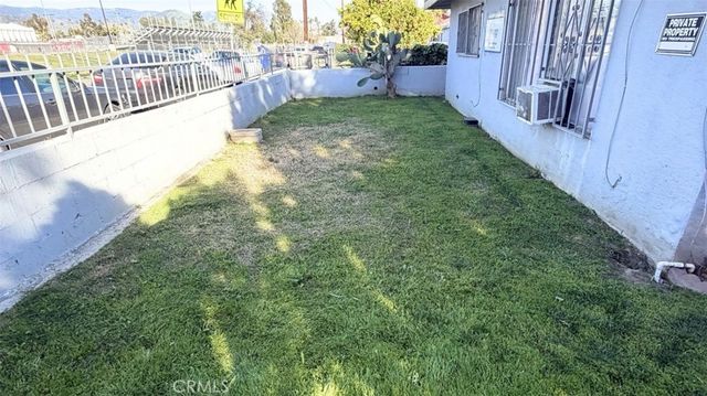 687 W 17th, San Bernardino, CA 92405