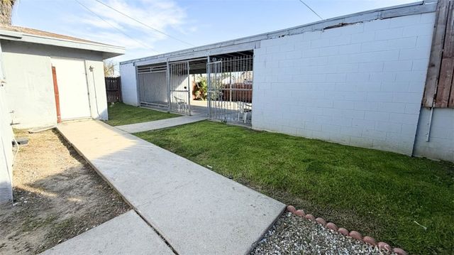 687 W 17th, San Bernardino, CA 92405