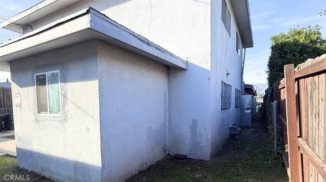 687 W 17th, San Bernardino, CA 92405
