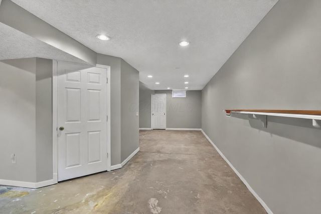 1548 Grove Hill Drive, Columbus, OH 43240