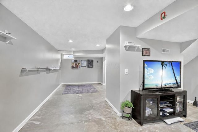 1548 Grove Hill Drive, Columbus, OH 43240