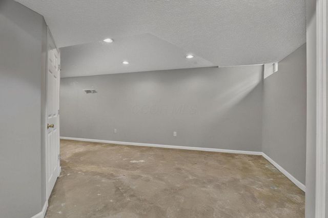 1548 Grove Hill Drive, Columbus, OH 43240