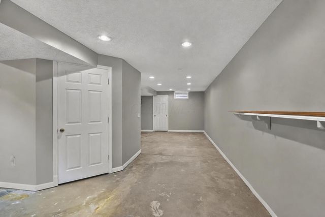1548 Grove Hill Drive, Columbus, OH 43240