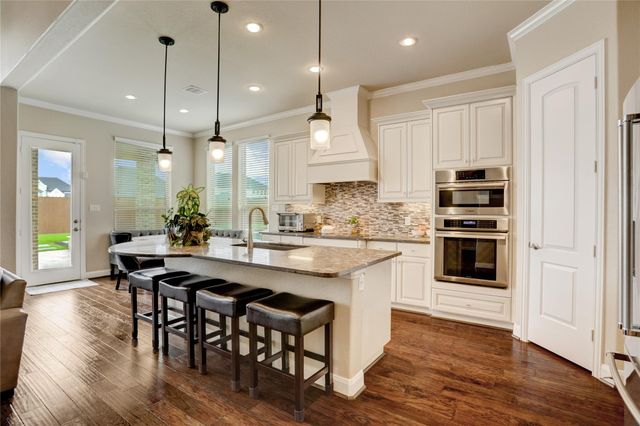 1500 Richland Hollow Lane, Friendswood, TX 77546