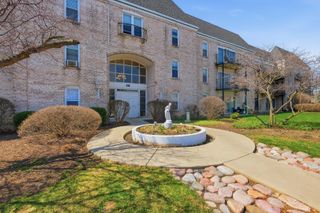 5001 Carriage Way Drive 116, Rolling Meadows, IL 60008