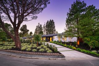 35 Bel Aire Court, Hillsborough, CA 94010