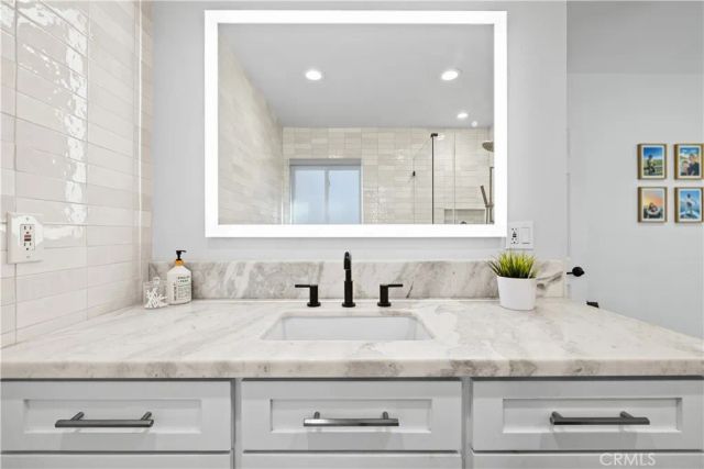 2195 Harwood North, Orange, CA 92865