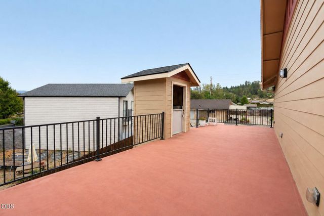 2617 SW Florer Drive, Grants Pass, OR 97527