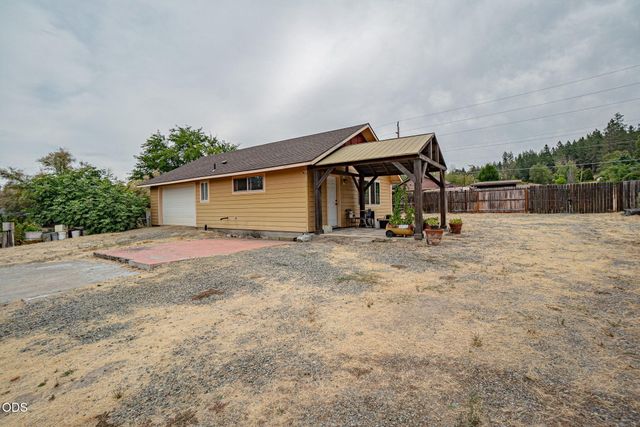2617 SW Florer Drive, Grants Pass, OR 97527