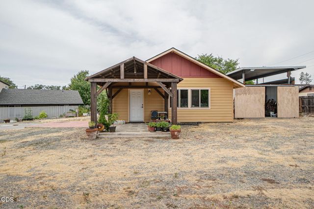 2617 SW Florer Drive, Grants Pass, OR 97527