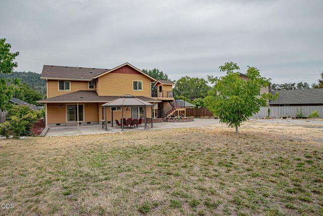 2617 SW Florer Drive, Grants Pass, OR 97527
