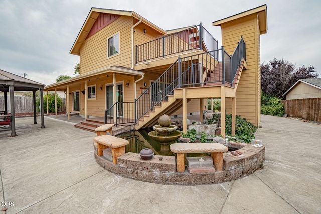 2617 SW Florer Drive, Grants Pass, OR 97527