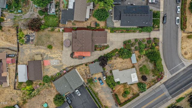 2617 SW Florer Drive, Grants Pass, OR 97527