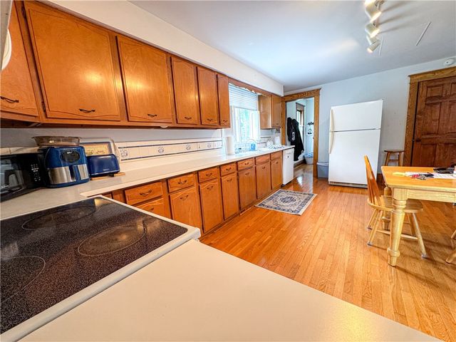 80 East Main Street, Leroy, NY 14482