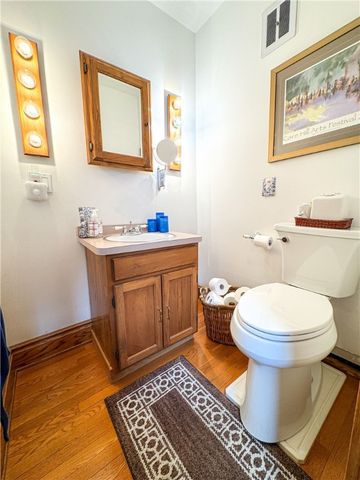 80 East Main Street, Leroy, NY 14482