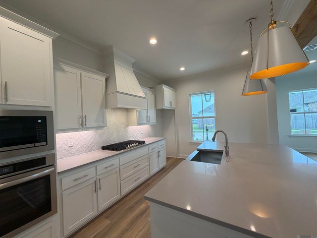 205 Queens Way, Thibodaux, LA 70301