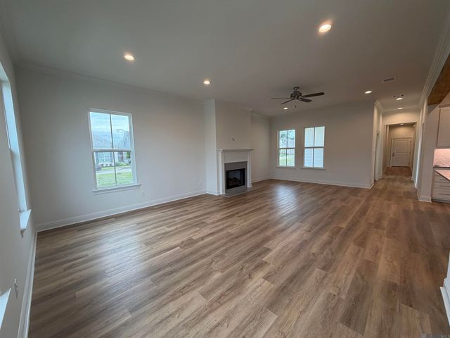 205 Queens Way, Thibodaux, LA 70301