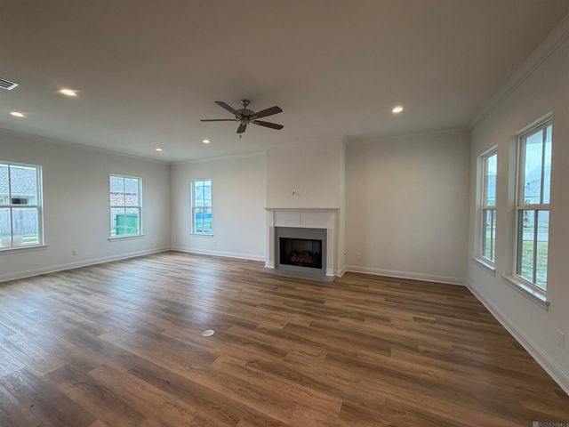 205 Queens Way, Thibodaux, LA 70301