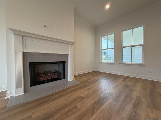 205 Queens Way, Thibodaux, LA 70301