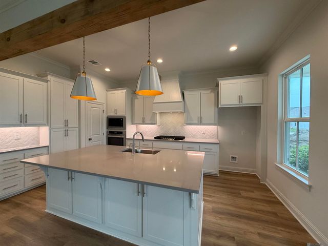 205 Queens Way, Thibodaux, LA 70301