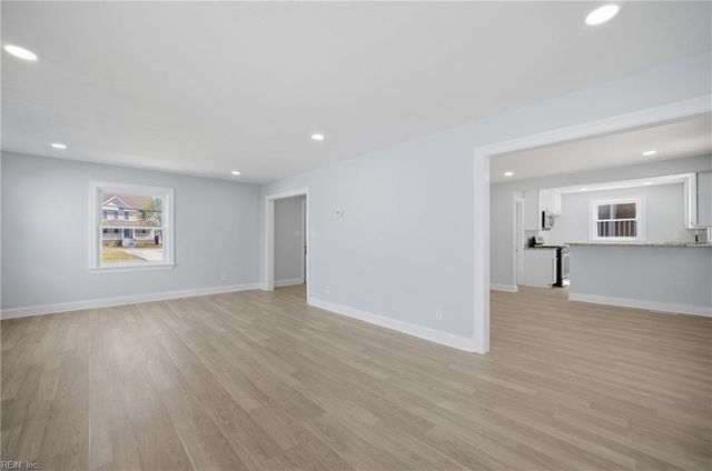 1129 Little Bay AVE, Norfolk, VA 23503