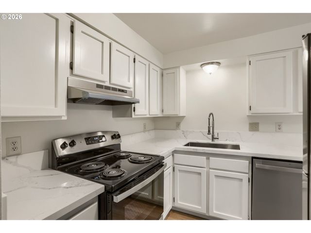 14853 Nw HUNTERS Dr, Beaverton, OR 97006