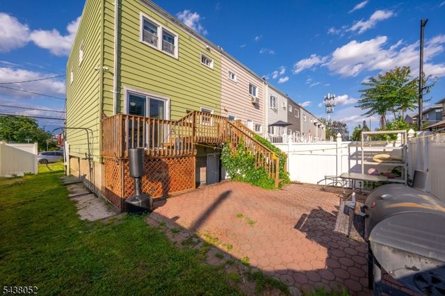 94 E 28th St, Bayonne City, NJ 07002