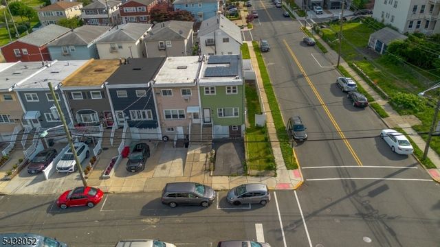 94 E 28th St, Bayonne City, NJ 07002