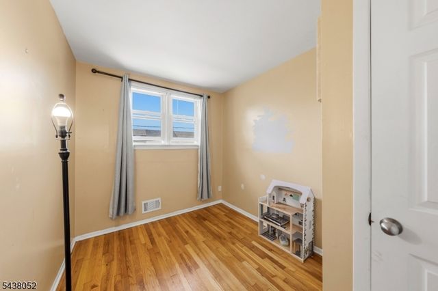 94 E 28th St, Bayonne City, NJ 07002