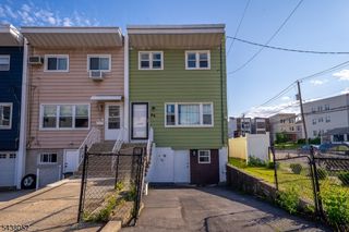 94 E 28th St, Bayonne City, NJ 07002
